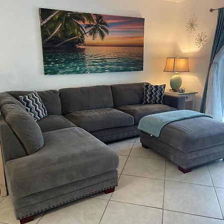 Bright And Beachy 2Bed 1Bath Home - Unit 210 شاطئ كوكوا المظهر الخارجي الصورة