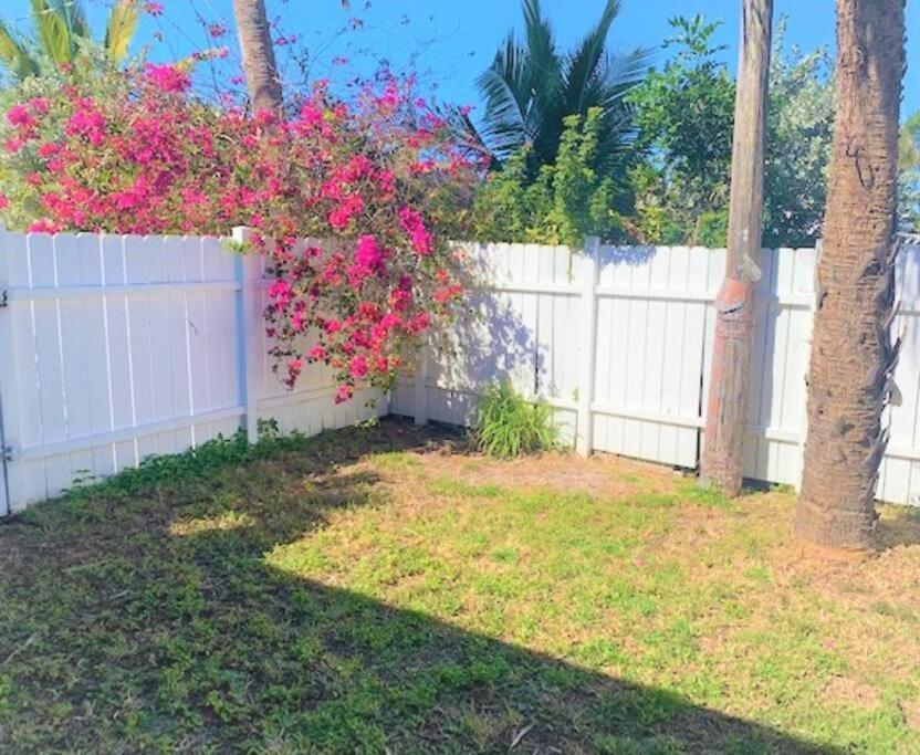 Bright And Beachy 2Bed 1Bath Home - Unit 210 شاطئ كوكوا المظهر الخارجي الصورة