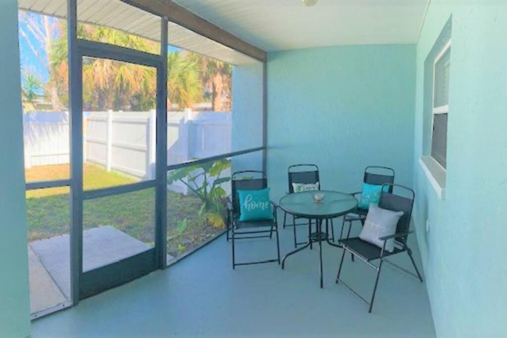 Bright And Beachy 2Bed 1Bath Home - Unit 210 شاطئ كوكوا المظهر الخارجي الصورة