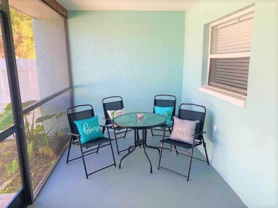 Bright And Beachy 2Bed 1Bath Home - Unit 210 شاطئ كوكوا المظهر الخارجي الصورة