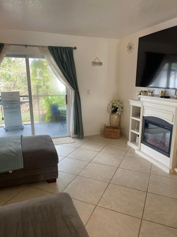 Bright And Beachy 2Bed 1Bath Home - Unit 210 شاطئ كوكوا المظهر الخارجي الصورة